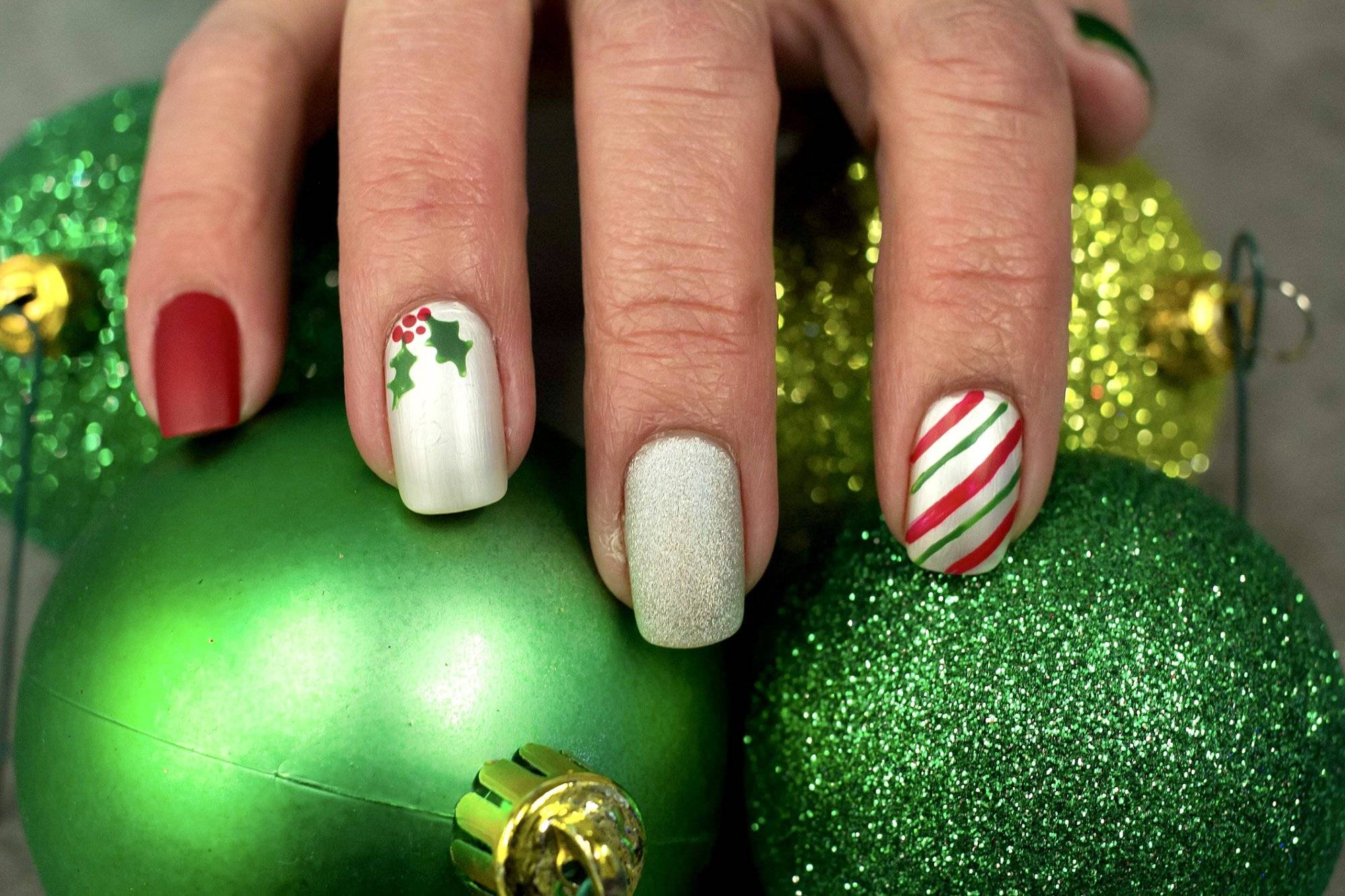 Holly Berry Nail Art Design Holly Berry Nail Art Design